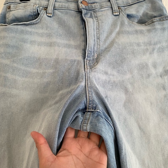 Levis signature Strauss Mom Jeans, Size 30 - Picture 8 of 13